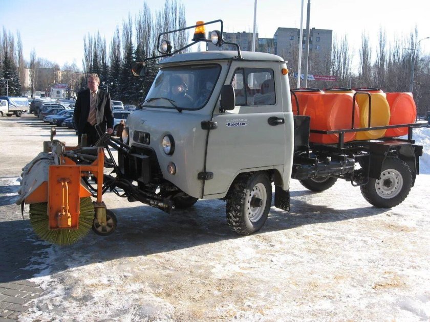 УАЗ коммунальный мкм 1903