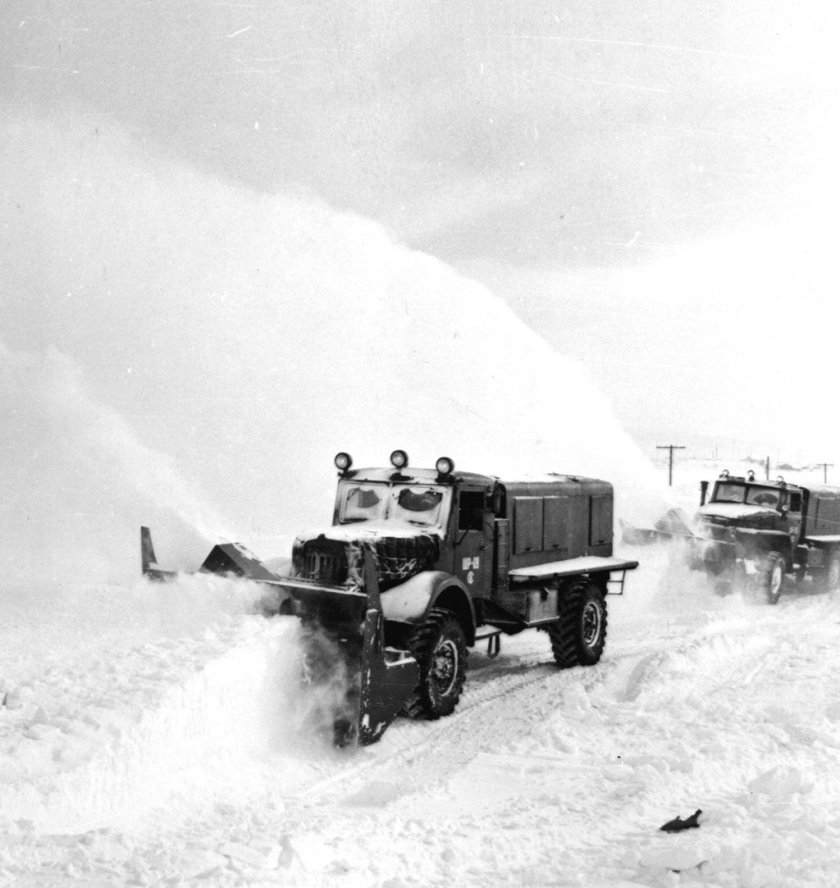 Шнекороторный снегоочиститель МАЗ