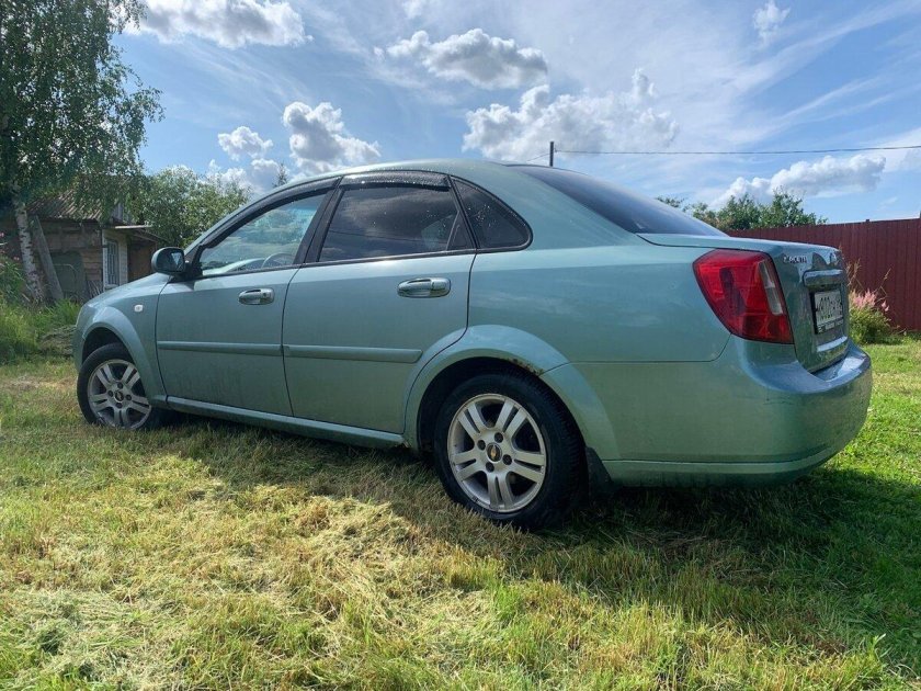Шевроле Лачетти седан зеленая