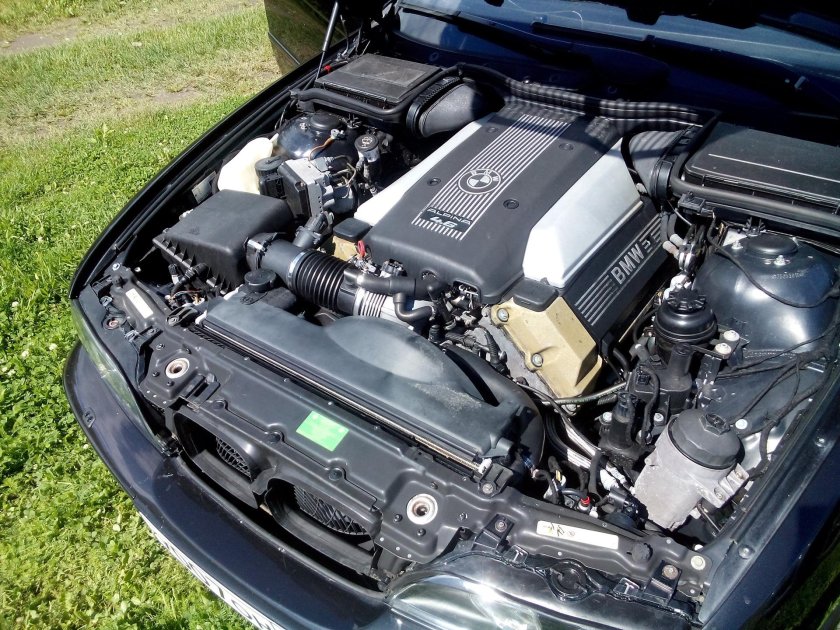 BMW e39 4.4 мотор