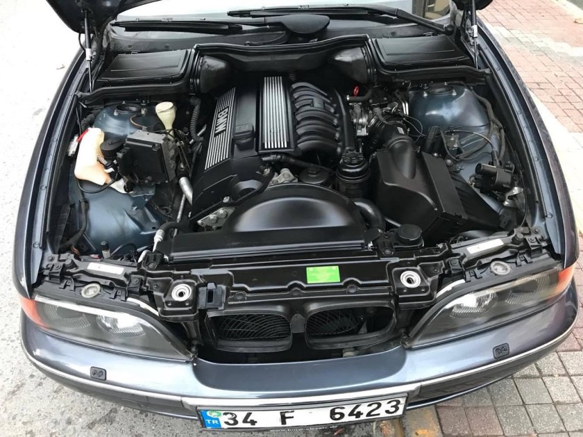 Подкапотка БМВ е39