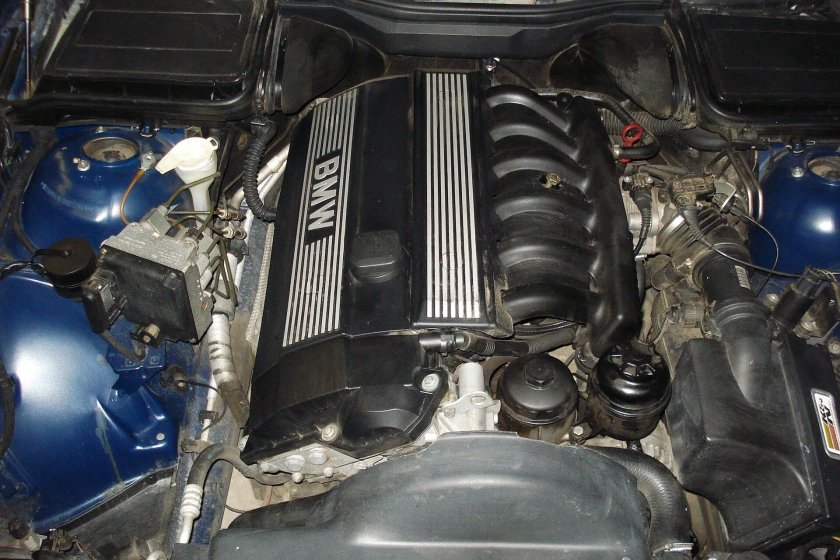 Мотор БМВ е39 2.5