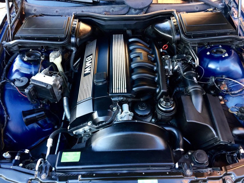 Мотор БМВ е39 2.5