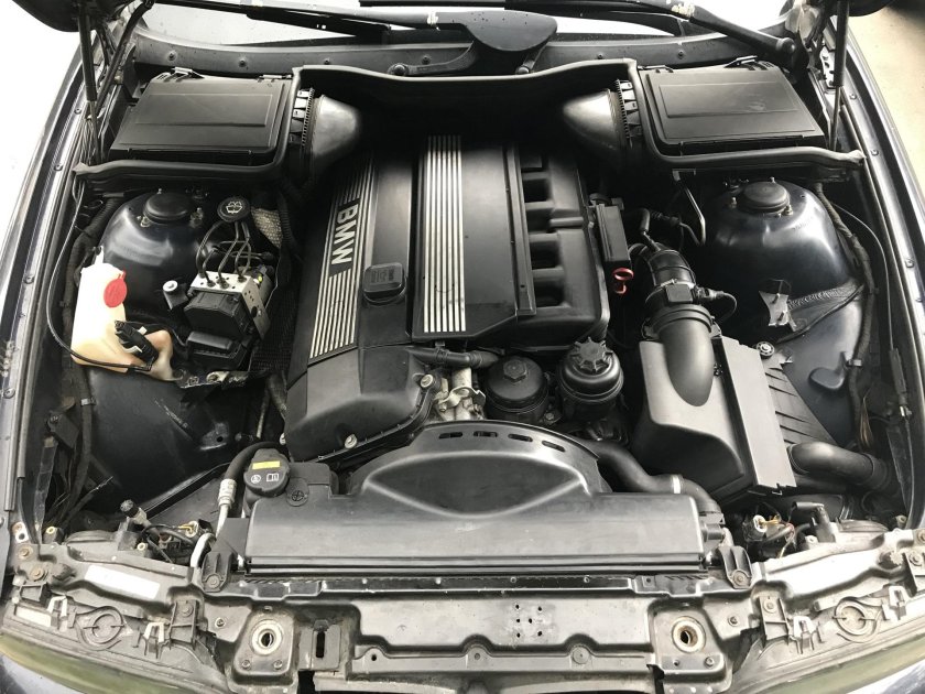 Подкапотка BMW e39