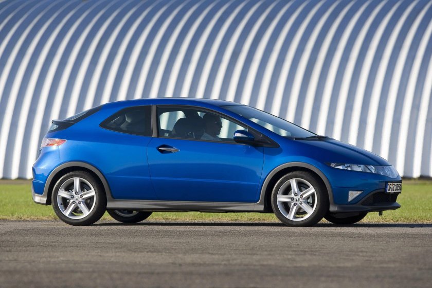 Honda Civic 8 хэтчбек