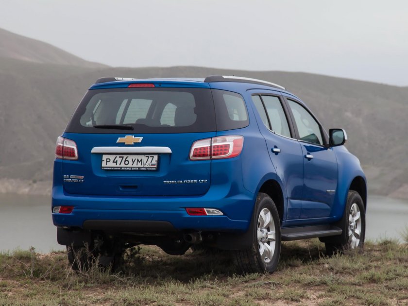 Машина Шевроле Трейлблейзер