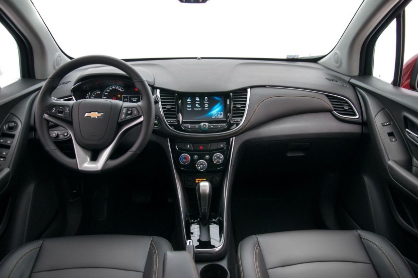 Chevrolet Tracker 2018 салон