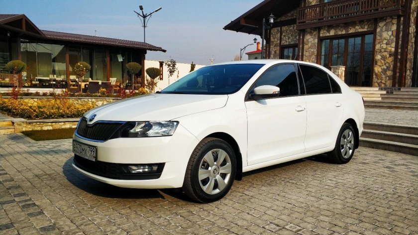 Шкода Рапид 2017 белый