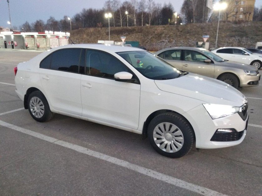 Skoda Rapid 2020 белая