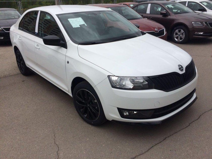 Шкода Рапид 2017 белый