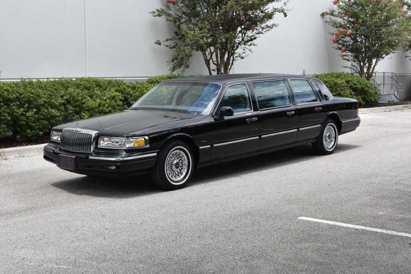 Lincoln Town car 1992 лимузин