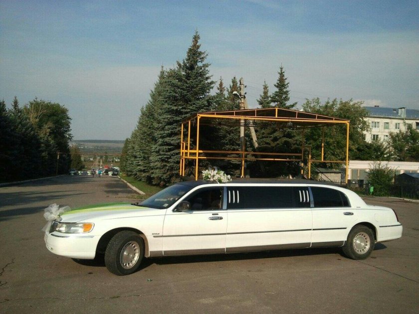 Линкольн лимузин 1999