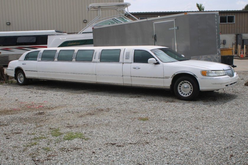 Lincoln Town car лимузин