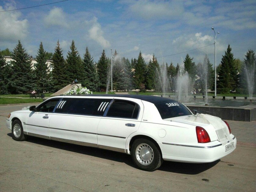 Линкольн лимузин 1999