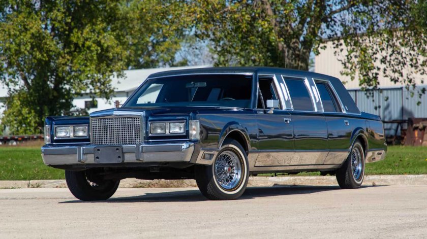 Lincoln Town car 1985