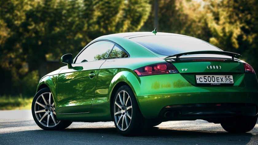 Зеленая Ауди ТТ 8j