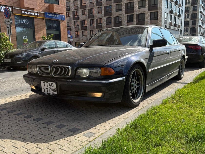 Бмв 7 серии 1999