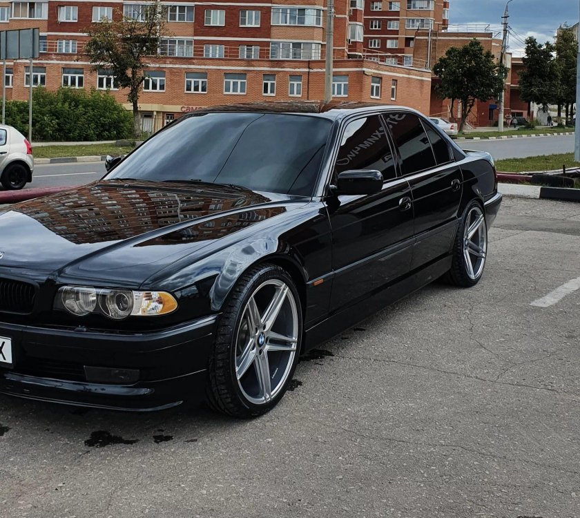 БМВ 7 е38