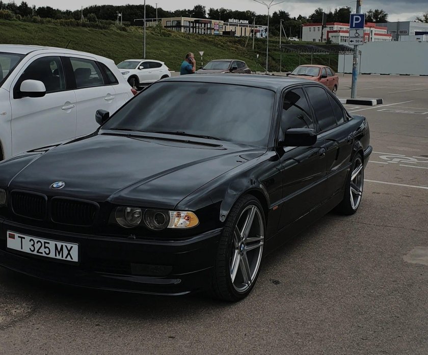 BMW 7 1999