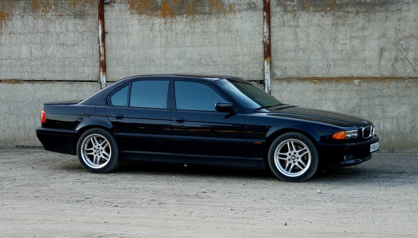 BMW 7 1999