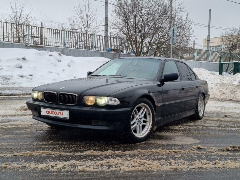 БМВ 728 2,8 бензин