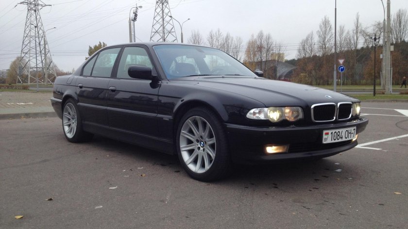 BMW 7 2000