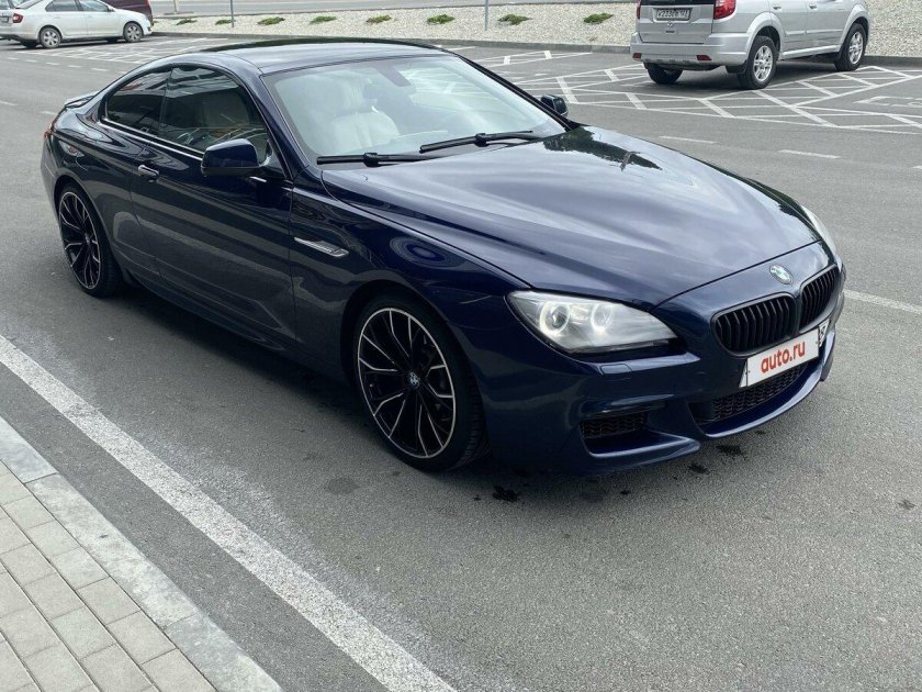 Синий бмв
