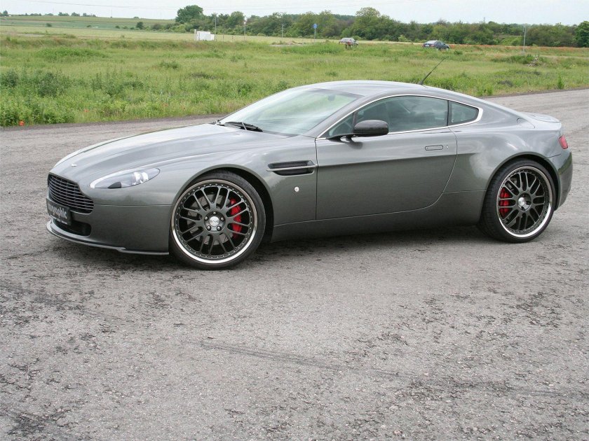 Aston Martin Vantage 2005