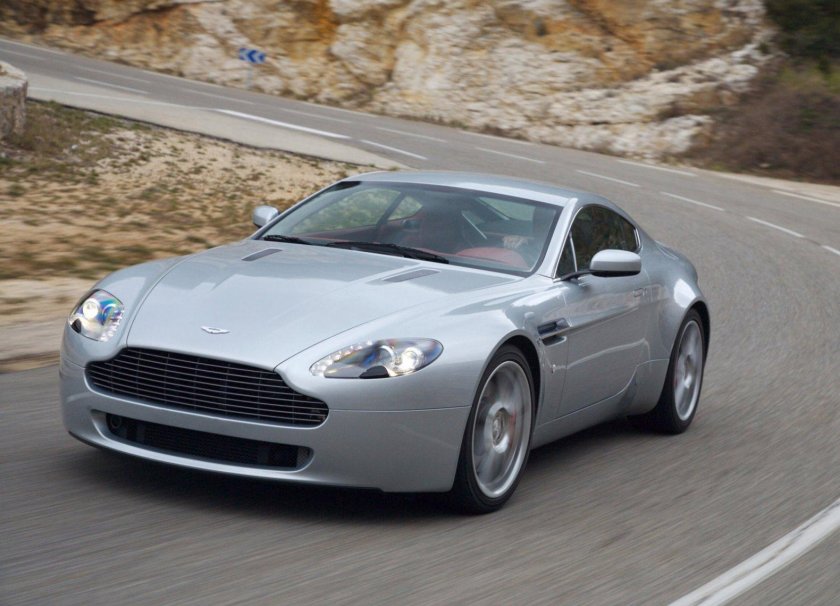 Астон Мартин v8 Vantage