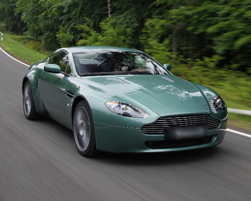 Астон Мартин 2008