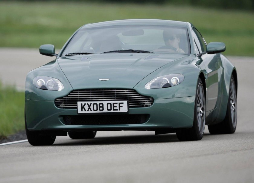 Aston Martin v8 Vantage 2008