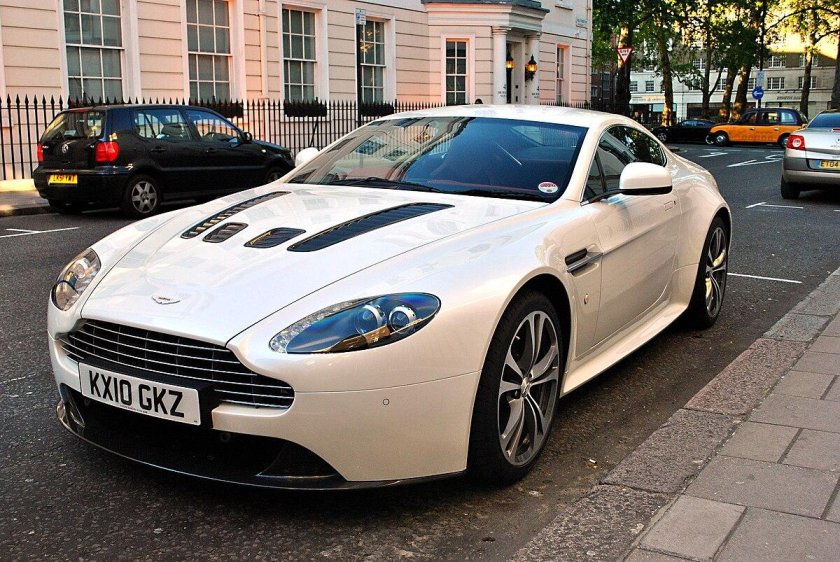 Aston Martin Vantage 2005