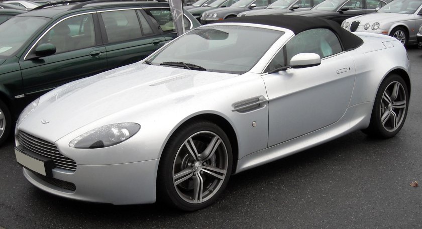 Aston martin v12 vantage 2009
