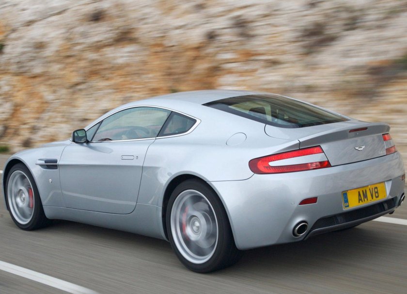 Астон Мартин v8 Vantage 2007