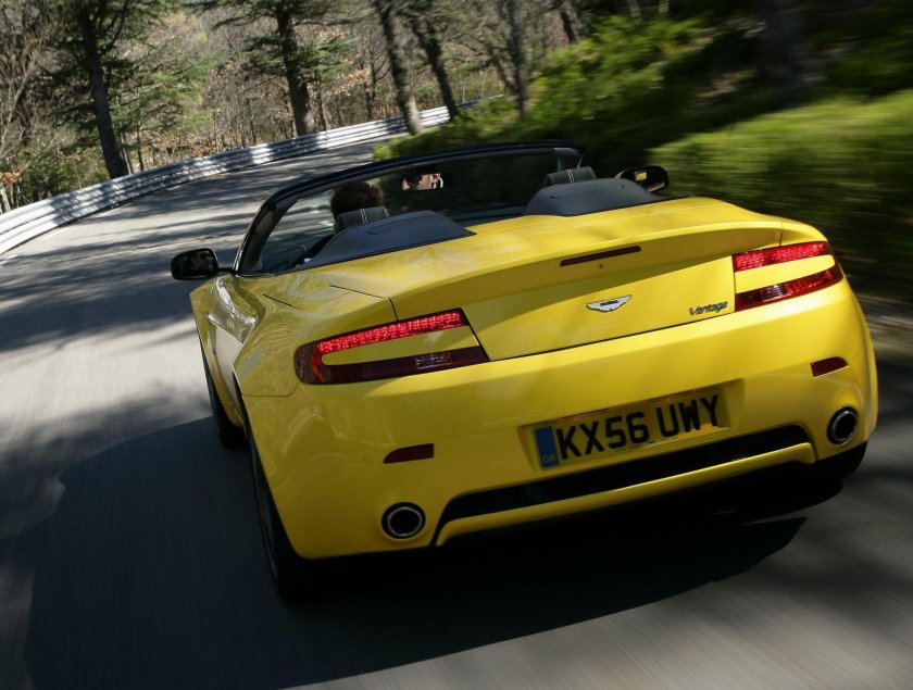 Aston Martin Vantage 2005