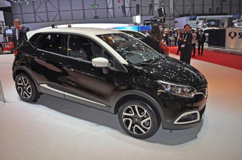 Рено Каптур белый с черной крышей