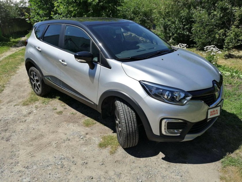 Рено Каптур серебристый