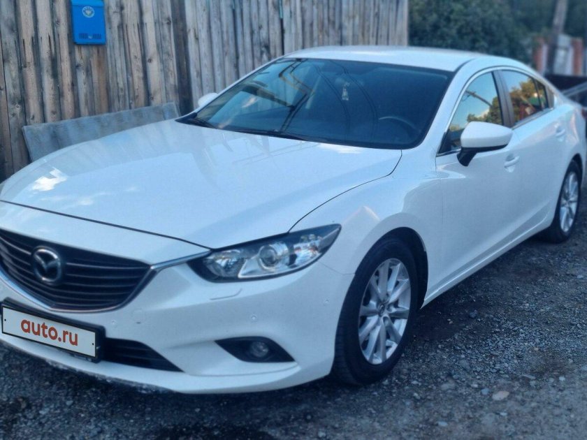 Мазда 6 2015 белая с черной крышей