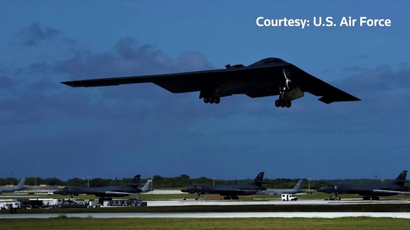 Стелс-бомбардировщик b-2