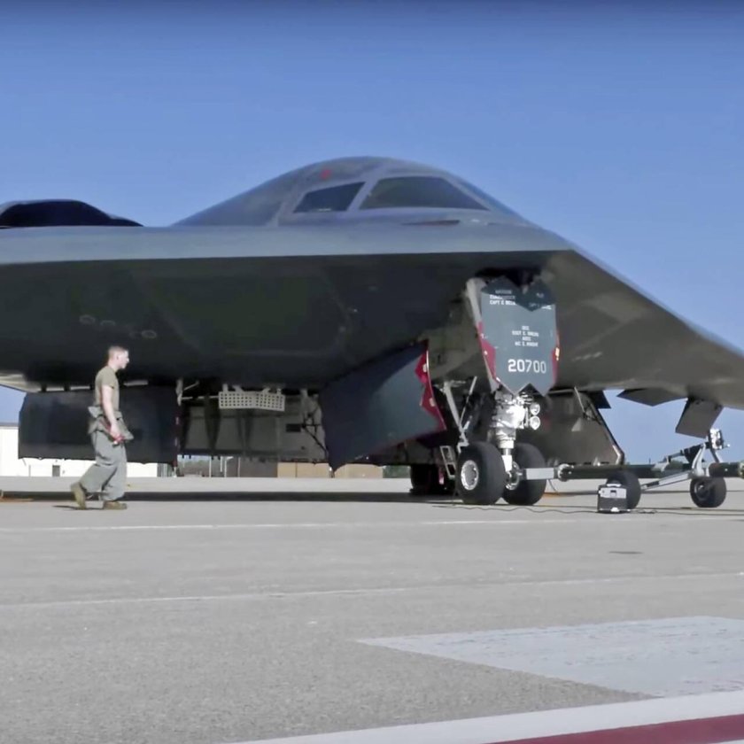 Стелс-бомбардировщик b-21 Raider