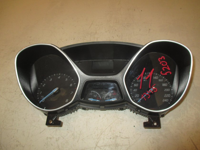 Focus 3 приборная панель