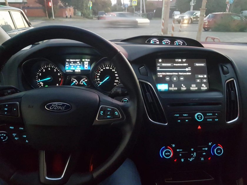 Доп приборы Ford Focus 3