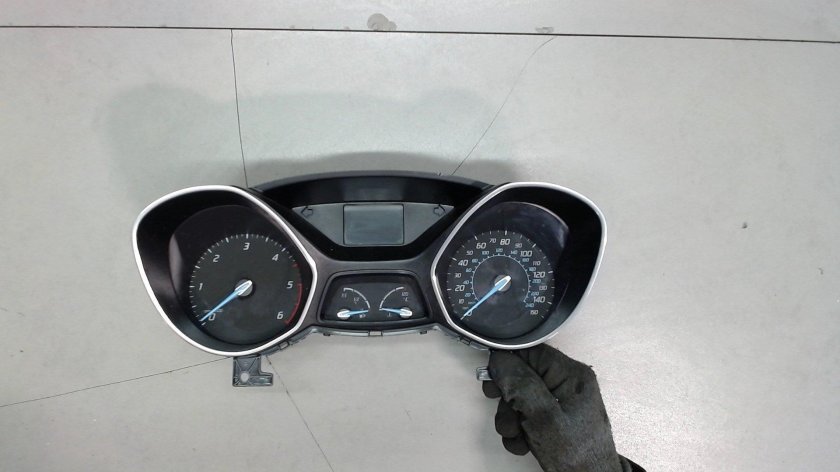 Приборная панель фокус 3