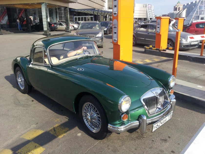 MG автомобиль