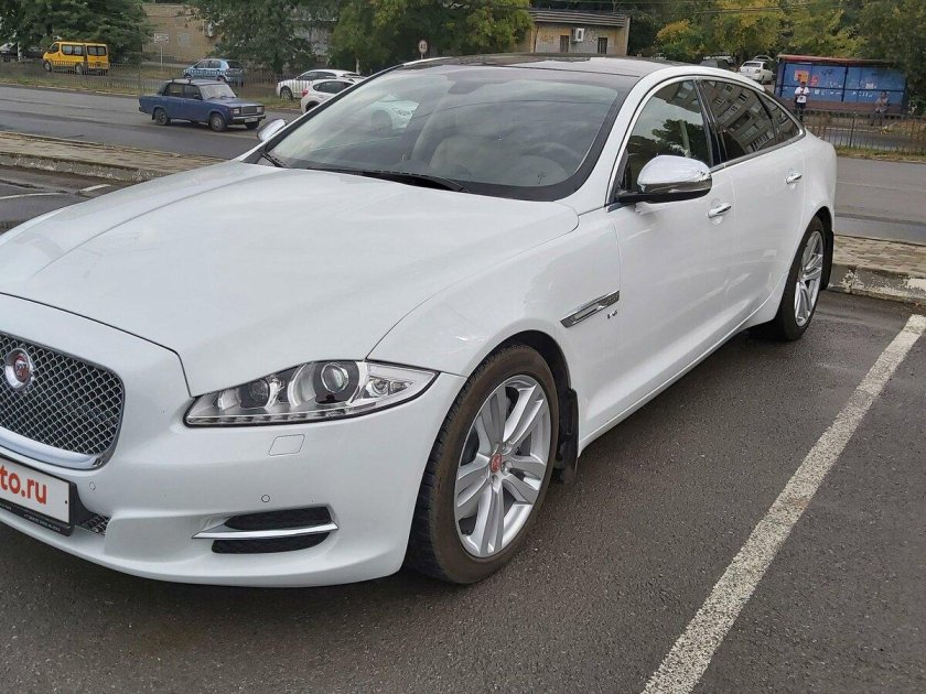 Jaguar xj 2012 белый