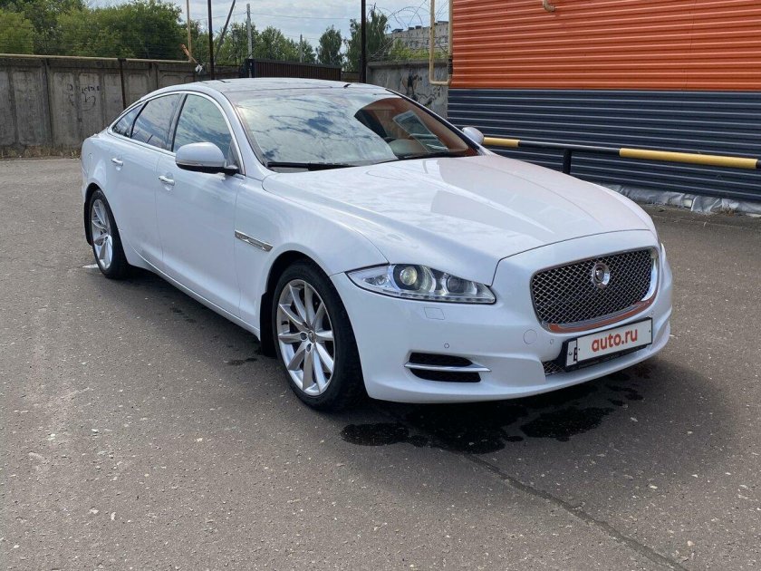 Jaguar xj 2011 белый