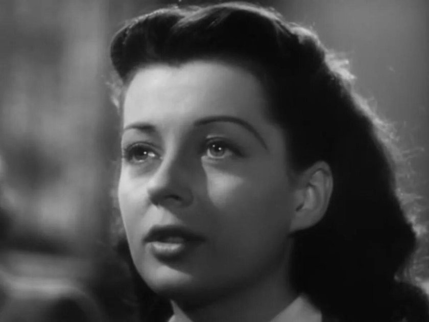 Элизабет Рассел актриса