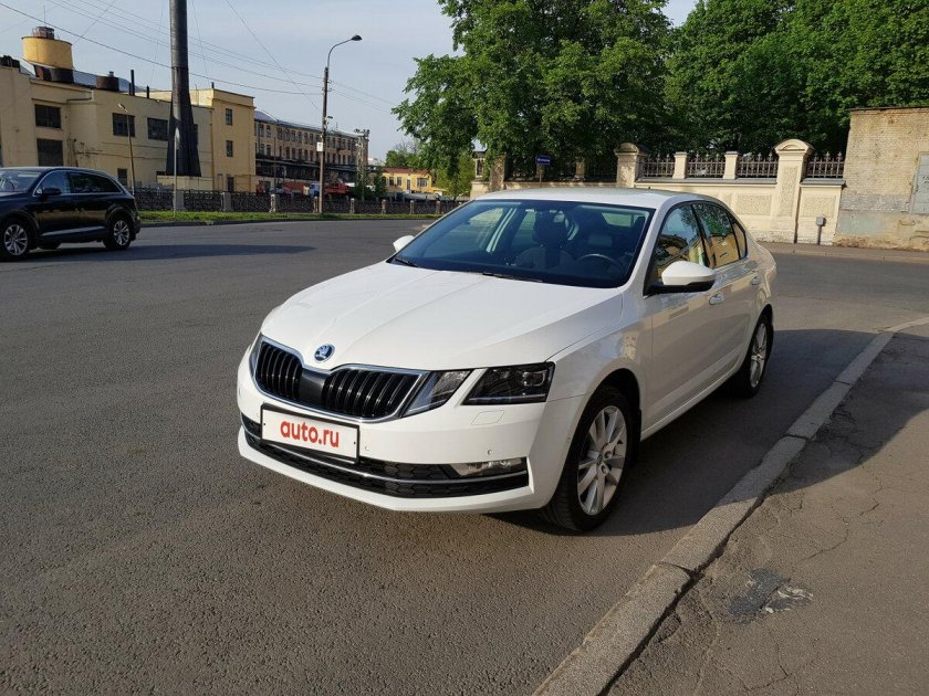 Skoda Octavia a7 белая