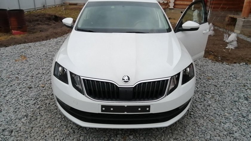 Шкода Октавия а8 белая