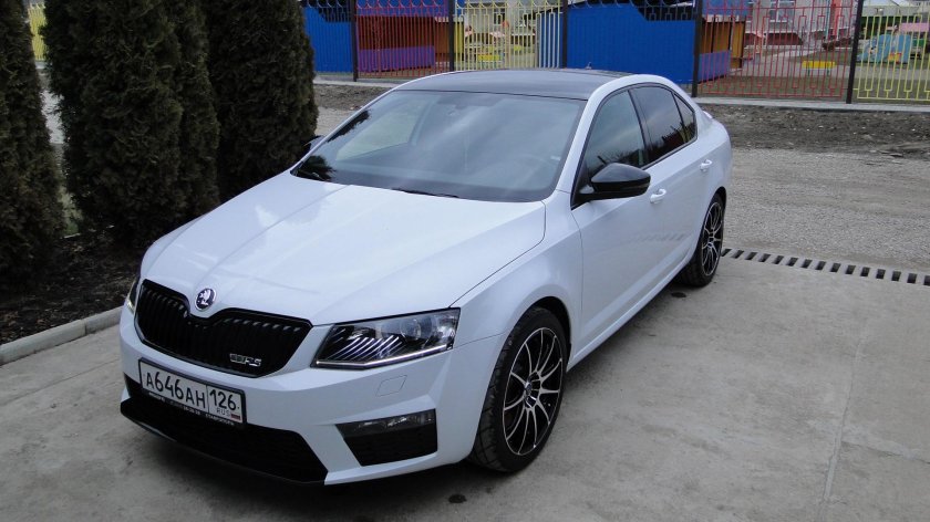 Skoda Octavia a7 RS White